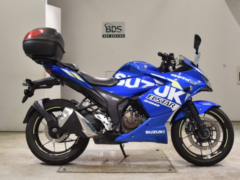 Suzuki Bike GIXXER250SF