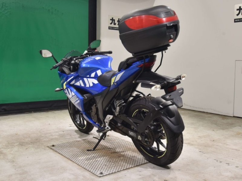 Suzuki Bike GIXXER250SF