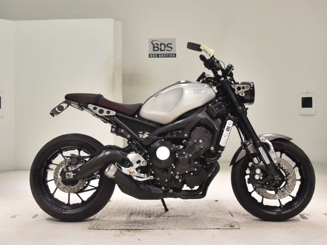 YAMAHA XSR 900