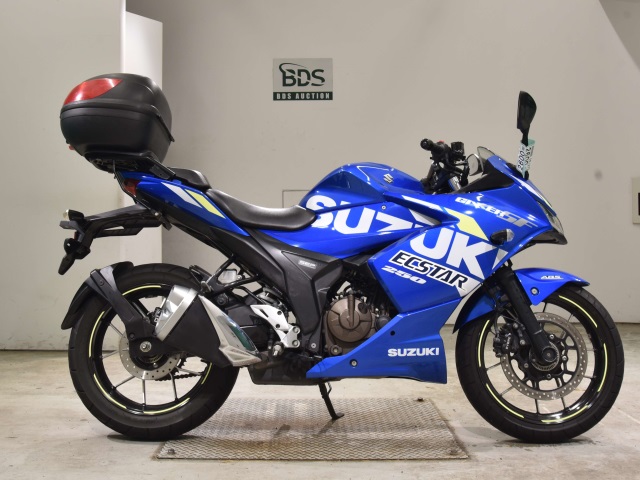 Suzuki GIXXER250SF