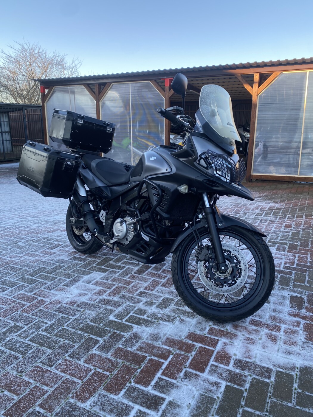SUZUKI V-STROM650