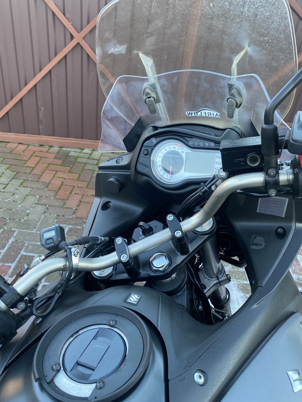 SUZUKI V-STROM650