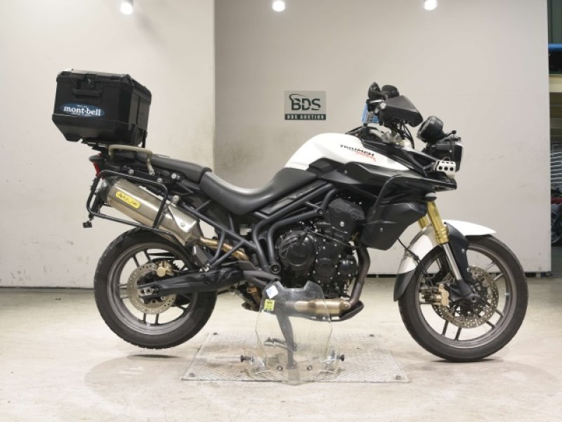 TRIUMPH TIGER 800