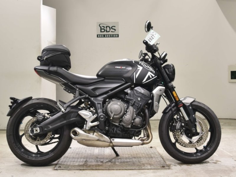TRIUMPH TRIDENT 660
